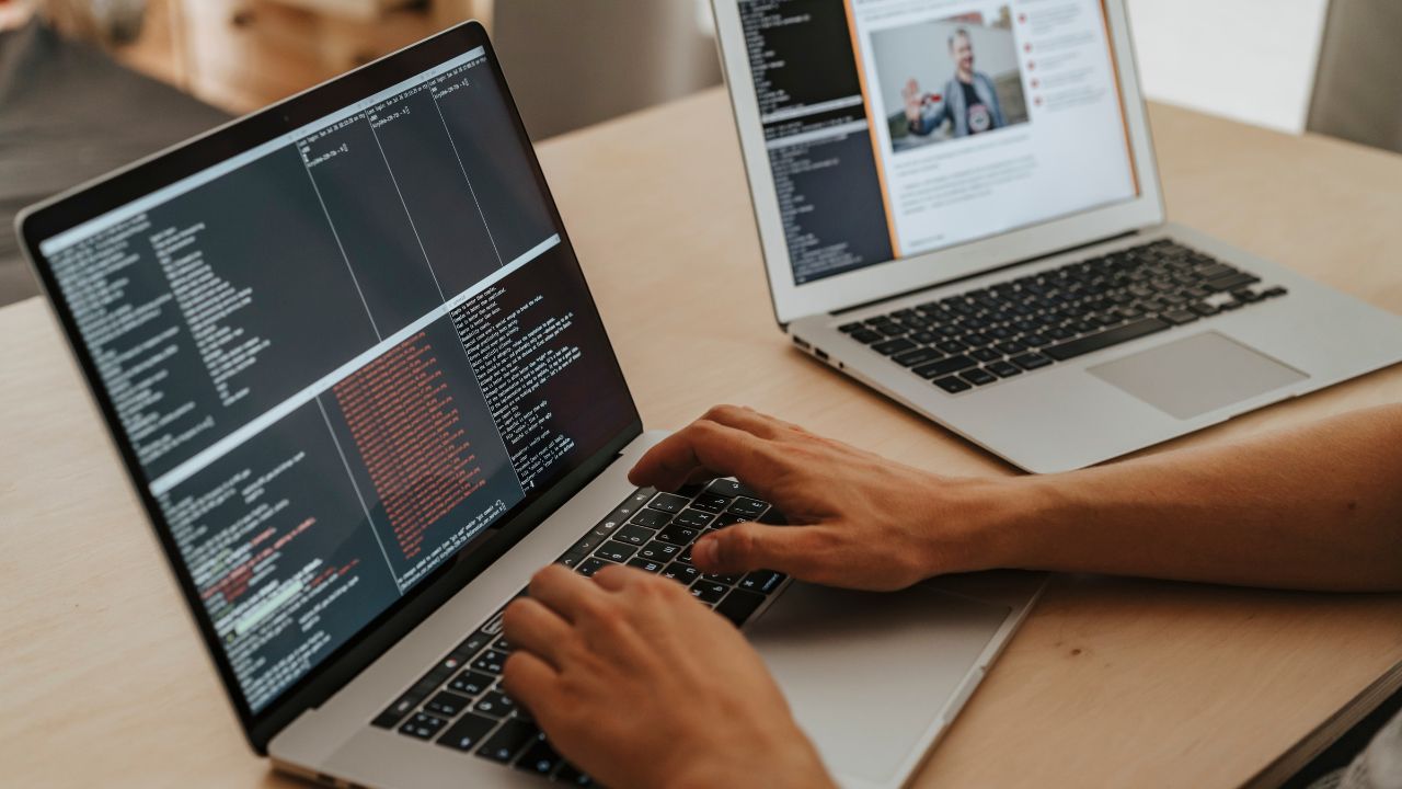 Power Apps vs Traditional App Development - Power Apps vs Traditional App Development