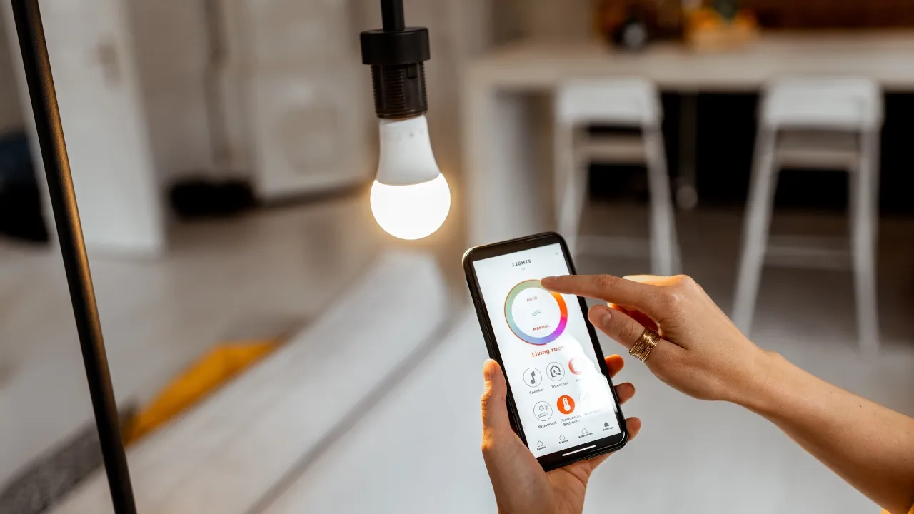 Use Visual Cues - Mobile App Onboarding Best Practices and Examples Use Visual Cues - Mobile App Onboarding Best Practices and Examples