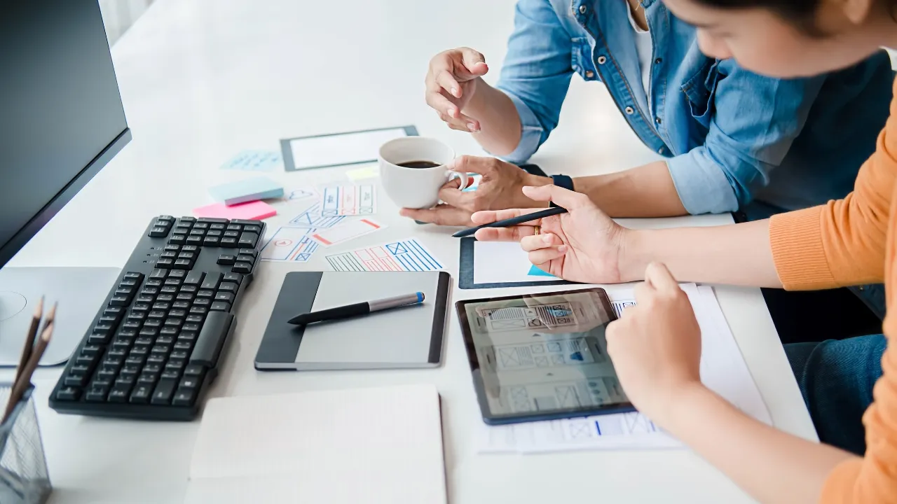 Navigating Challenges: Implementing IoT Apps in Healthcare - IoT Apps in Healthcare Navigating Challenges: Implementing IoT Apps in Healthcare - IoT Apps in Healthcare